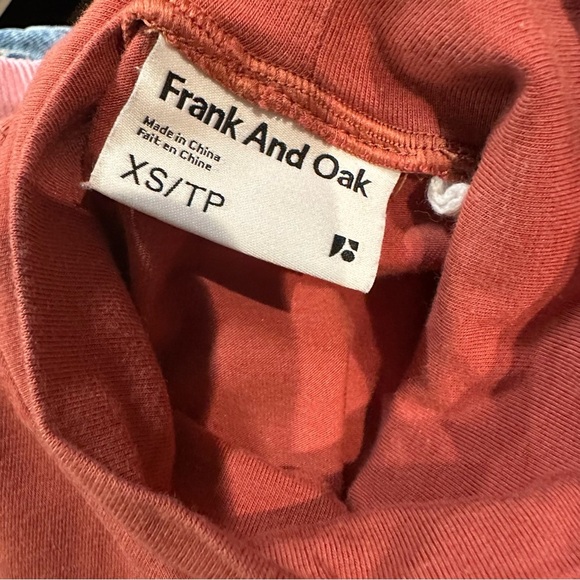 Frank and Oak | The Essential Long Sleeve Mockneck in dark coral sustainable - Picture 5 of 6